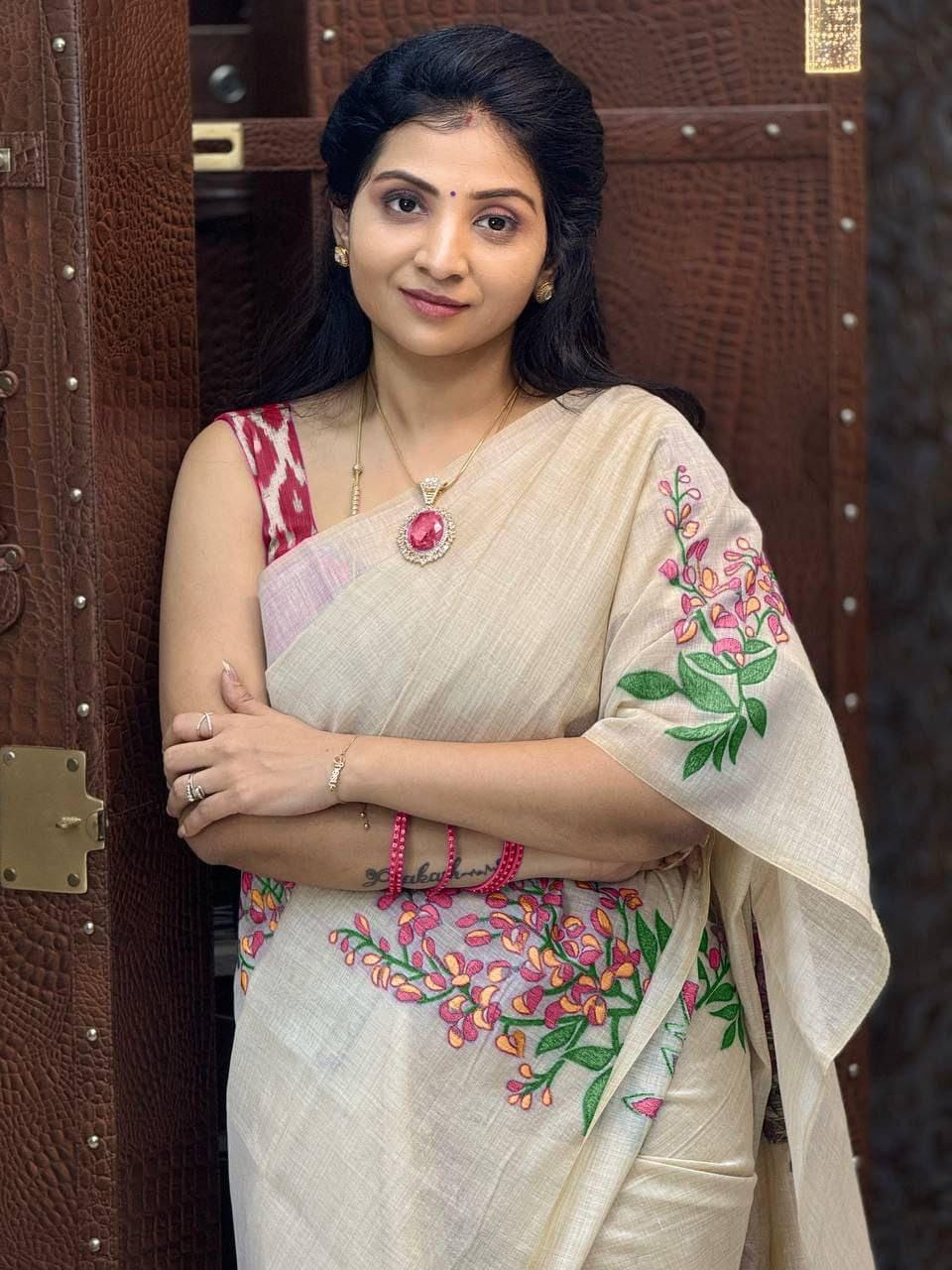 MG529 – Mangalya Linen Saree with Latkan Detail - Pink