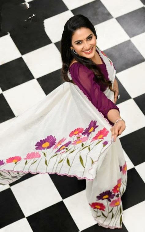 Satranga MG346 Plain Linen Saree with Digital Print & Cutwork Border