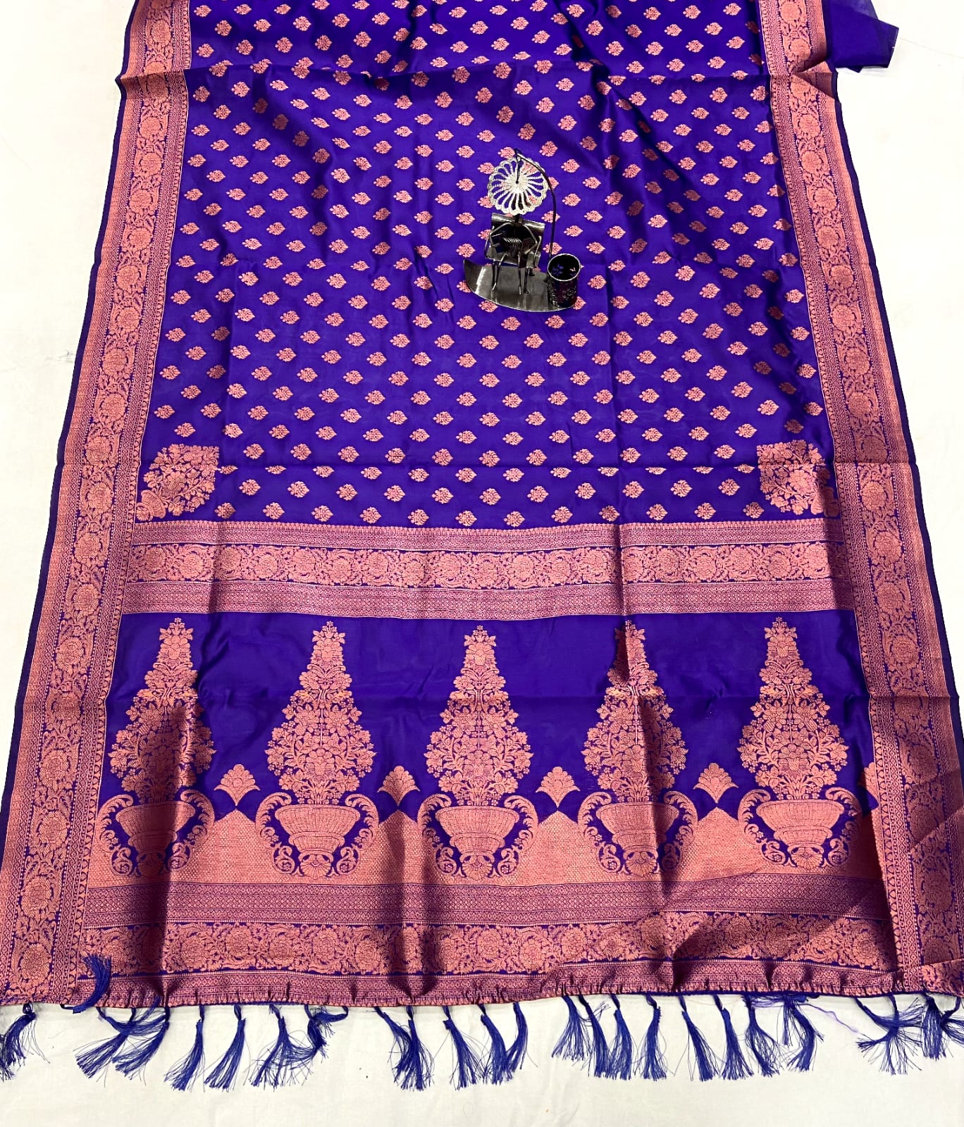MAGNITE Soft Banarasi Silk Saree with Copper Zari Weaving & Rich Pallu PURPLE