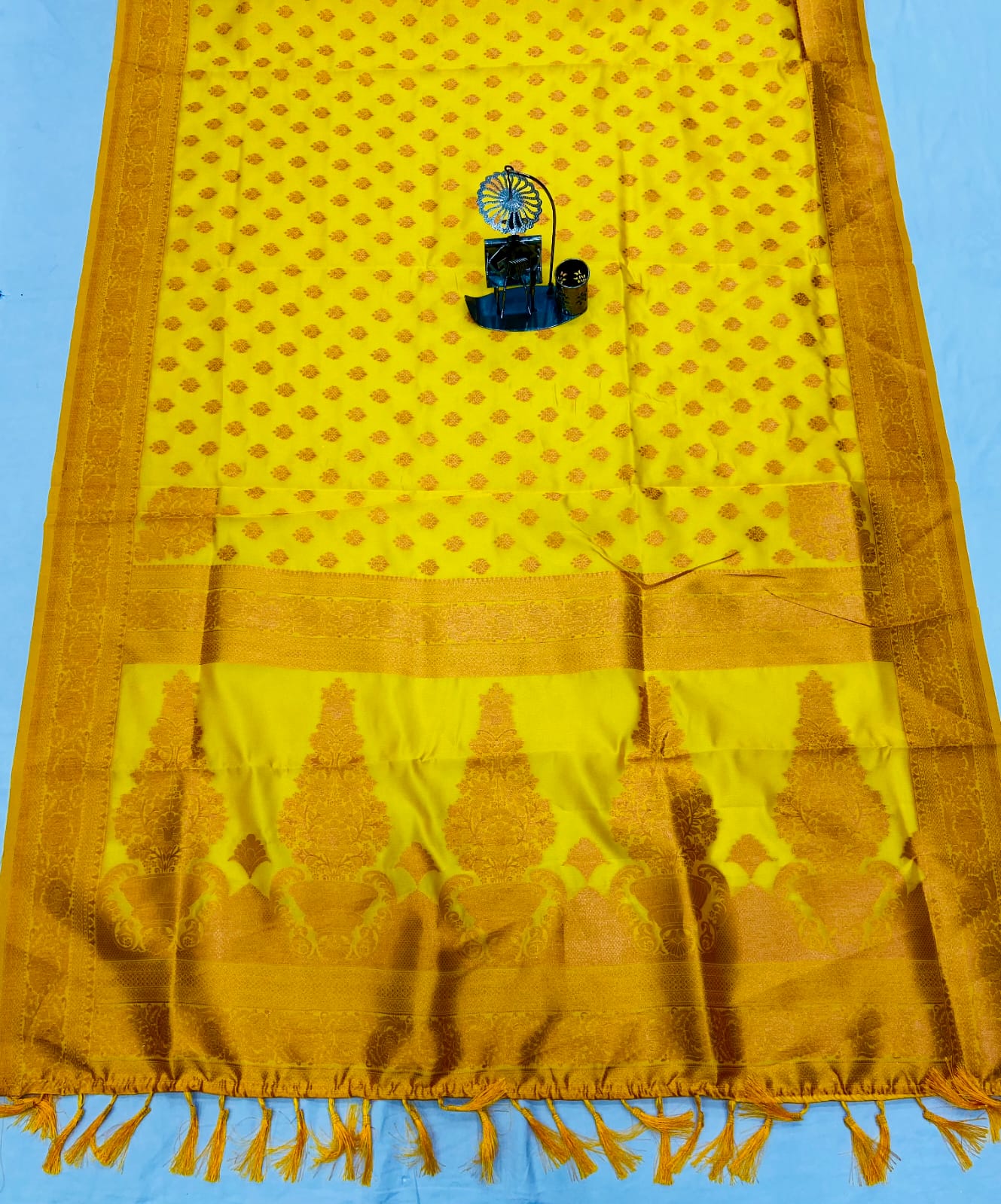 MAGNITE Soft Banarasi Silk Saree with Copper Zari Weaving & Rich Pallu YELLOW