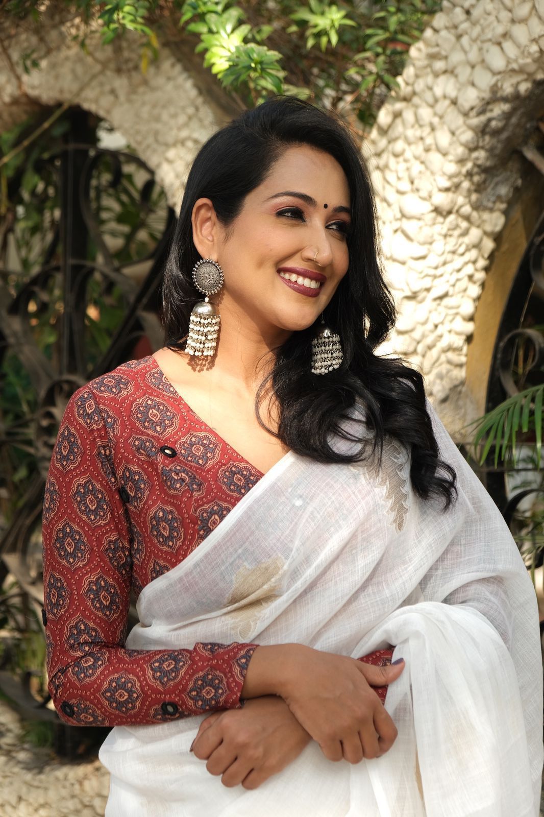 LINEN X AJRAKH – AK-007 White Leaf Edition