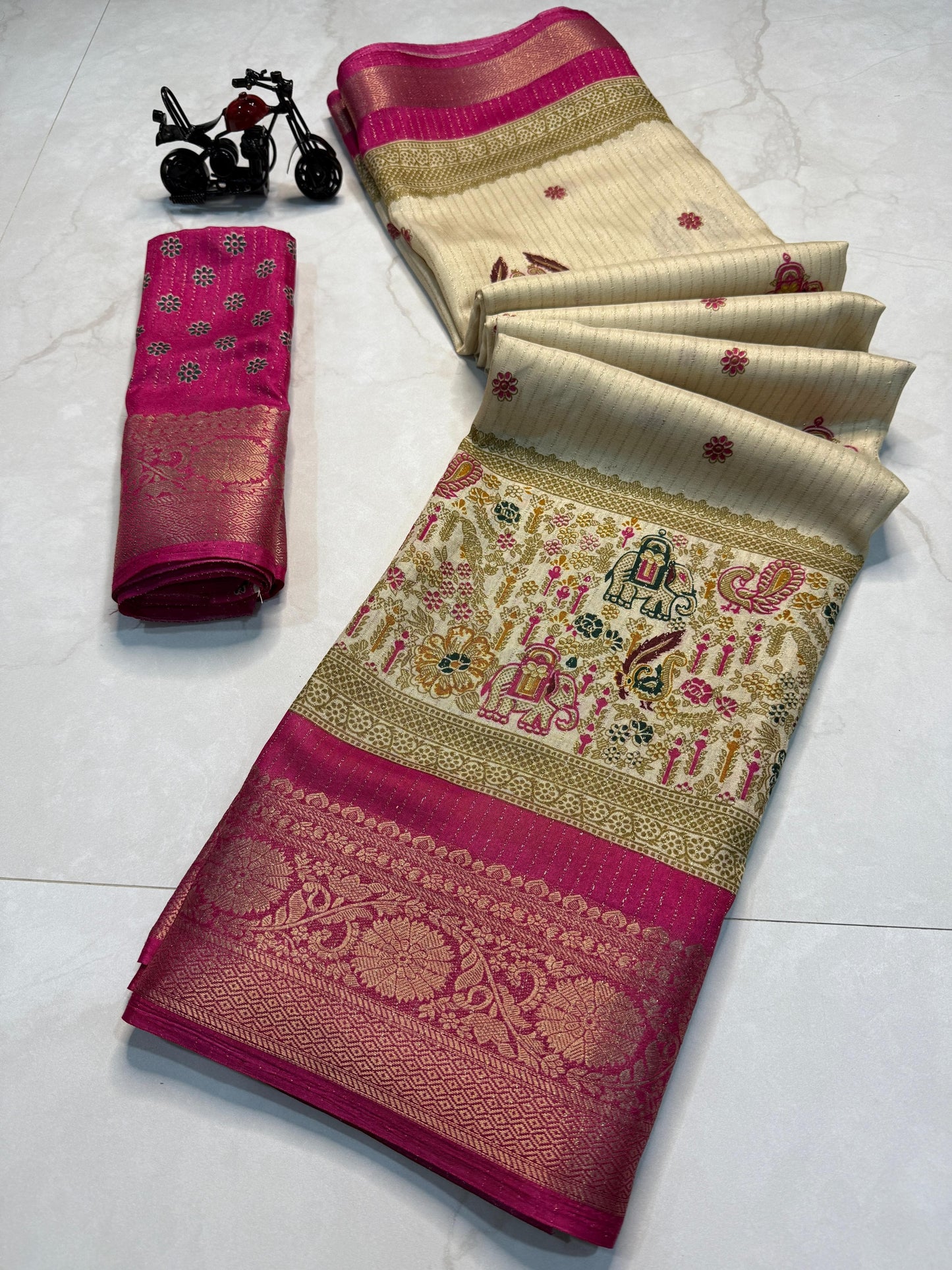 Rekko Silk Saree with All-Over Floral Design & Contrast Border - Pink